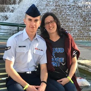 Meet your Posher, Lisa